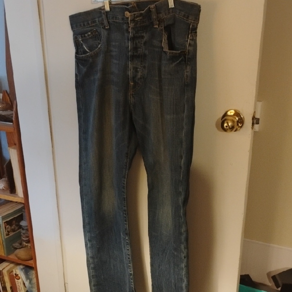 NWOT Ambercrombie Distressed Men's Blue Jeans
